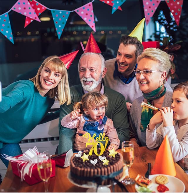 Detalle 2 de 24-teilige 70. Geburtstag Tortendeko-Set (Happy Birthday, Kerzen, Glitzerkarton-Topper, Party-Details) in Gold/Silber