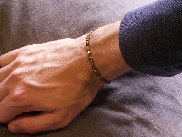 Detalle de BERGERLIN Echtes Naturstein Perlen Armband mit 925-Silberperle (Tigerauge) – zertifiziert