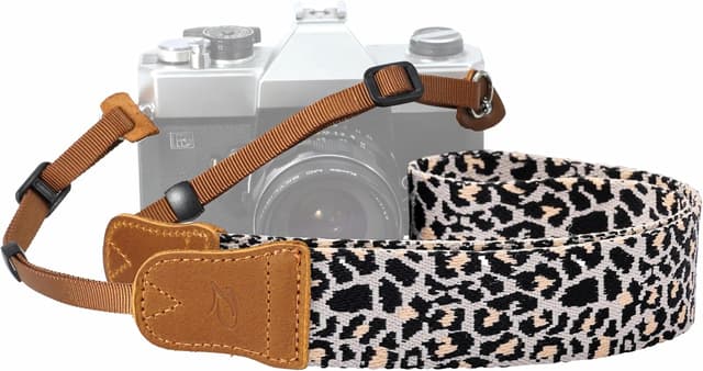 Detalle de Padwa Lifestyle Camera Strap – 1.5" Crazy Horse Cowhide & Cotton Camera Strap with Adjustable Shoulder Fit