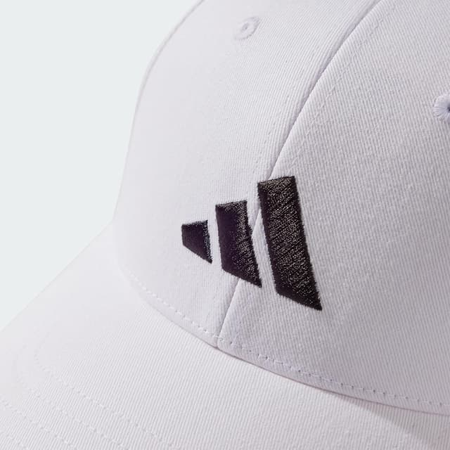 Detalle de adidas New Logo Baseball Cap (cotton, medium pre-curved brim)