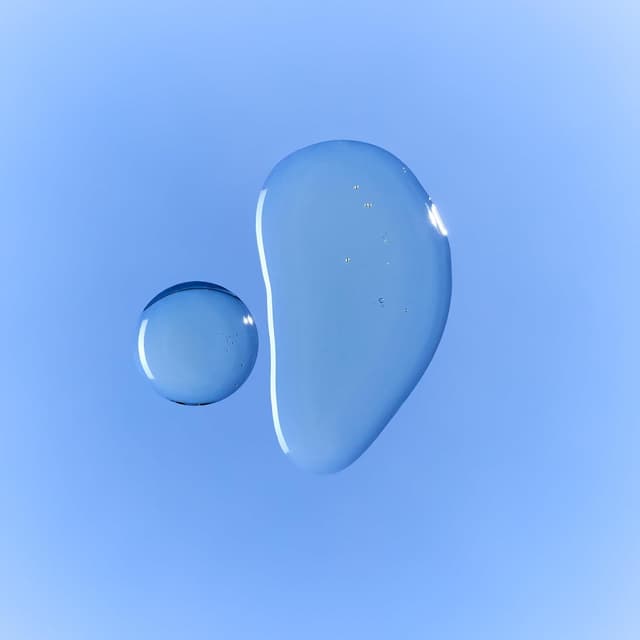 Detalle de Neal's Yard Remedies Women’s Balance Massage Oil (Rose Oil Blend) 100ml