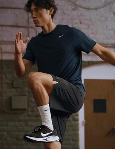 Detalle 2 de NIKE Journey Run 38,5 EU zapatillas running para hombre