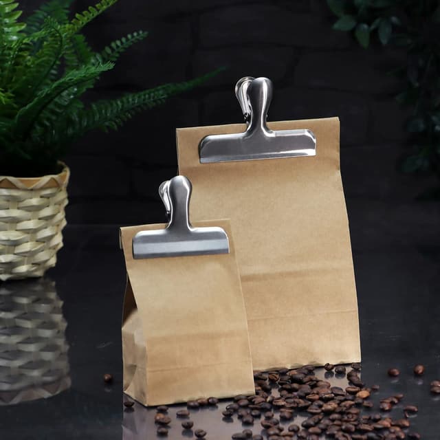 Detalle 2 de com-four 10-teiliges Set Verschlussklammern aus Edelstahl für Lebensmittelbeutel & Tüten (10 Stück, silberfarben)