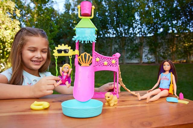 Detalle 2 de Skipper doll and waterpark playset with working slide and puppy squirting toy