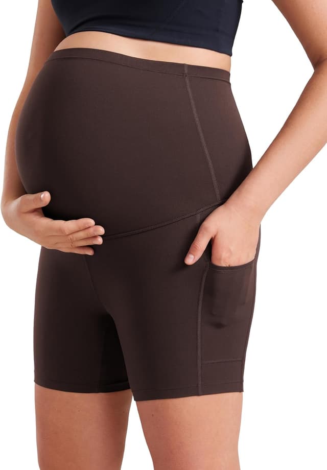 Detalle 2 de Short de maternité CRZ YOGA Butterluxe avec poches (13/20 cm) — ultra extensible et hauteur généreuse