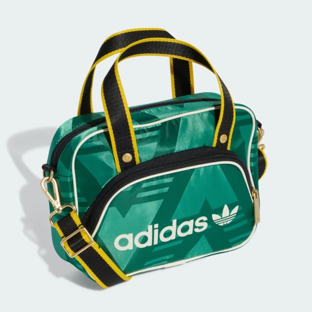 Detalle de Bolso pequeño Airliner Adidas en verde: práctico para el día a día