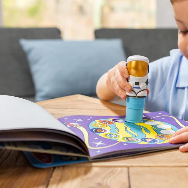 Thumbnail 6 de Melissa & Doug Sticker WOW! 24-Page Activity Pad and Sticker Stamper (Astronaut Atlas) with 300 Stickers