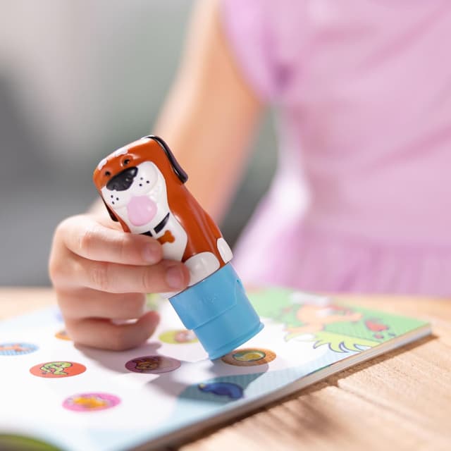 Detalle de Melissa & Doug Sticker WOW : tamponneuse chien + bloc d’activités (300 autocollants) – livre de stickers