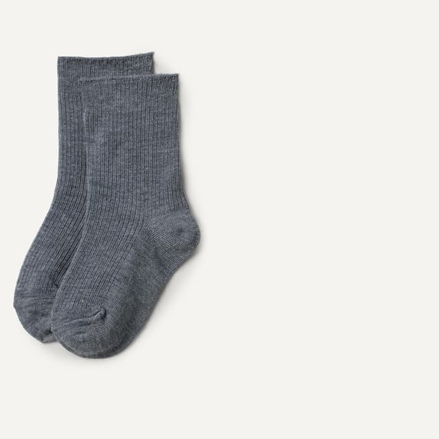 Detalle de Amazon Essentials Boy’s Ribbed Crew Socks (3-pack) for School Uniform and Everyday Wear