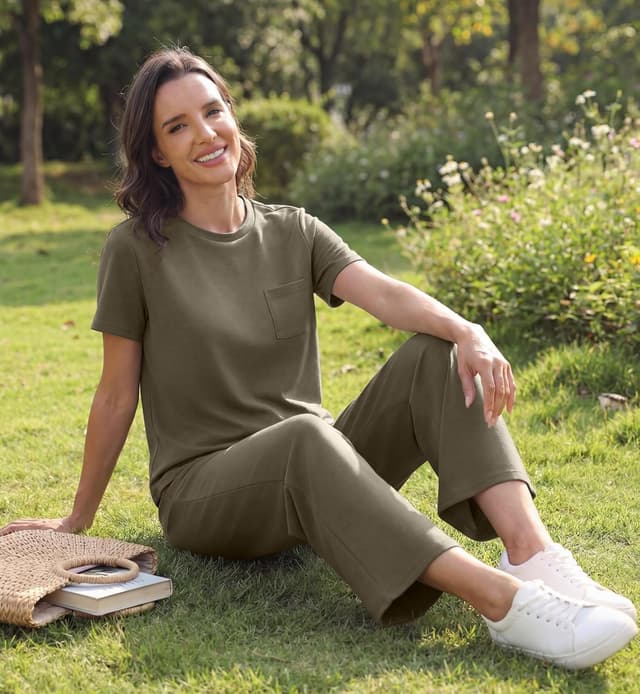 Detalle de GRECERELLE Airport Two Piece Travel Outfit Set for Women (summer short-sleeve tracksuit)