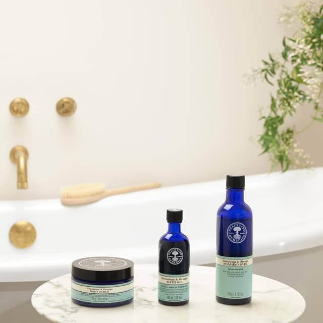 Thumbnail 4 de Neal's Yard Geranium and Orange Foaming Bath