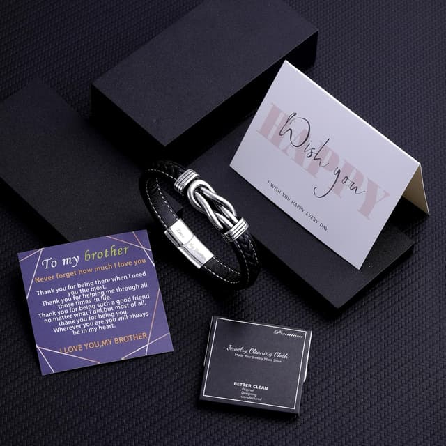 Detalle de Leather braided bracelet with engraved “Love My Brother” clasp gift for men