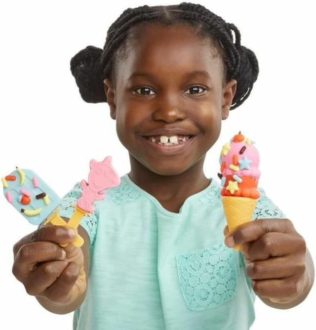 Detalle de Play-Doh Peppa Pig gelato con camioncino 5 vasetti