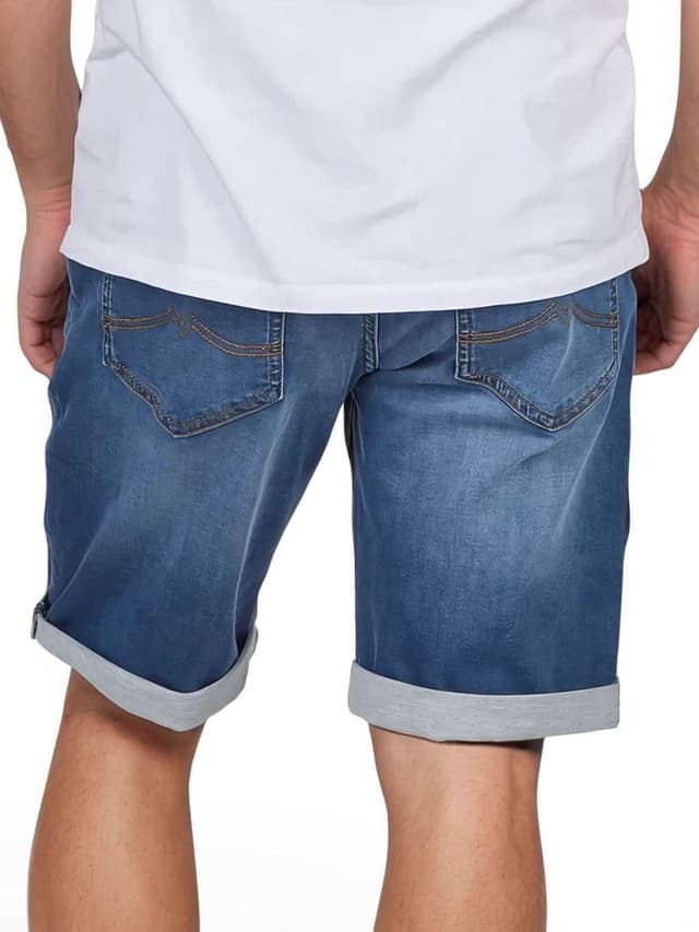 Detalle 2 de MUSTANG Jeans-Shorts Herren mit Stretch im Regular Fit (Chicago) – Sommer-Denim in Blau/Grau/Schwarz/Beige/Grün
