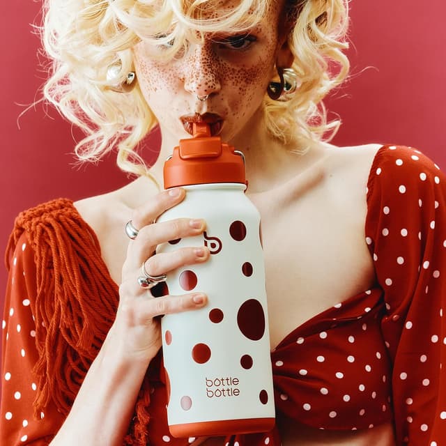 Detalle 2 de BOTTLE BOTTLE Trinkflasche 1 l Edelstahl