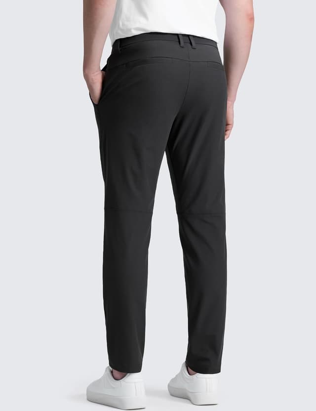 Detalle 2 de Pantaloni da golf CRZ YOGA da uomo comodi e leggeri con asciugatura rapida, 86 cm (Inchiostro Grigio) - 46