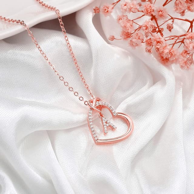 Detalle 2 de TINGN Damenkette im Herz-Letter-Design (A–Z) – vergoldet, nickelfrei, mit Verlängerung