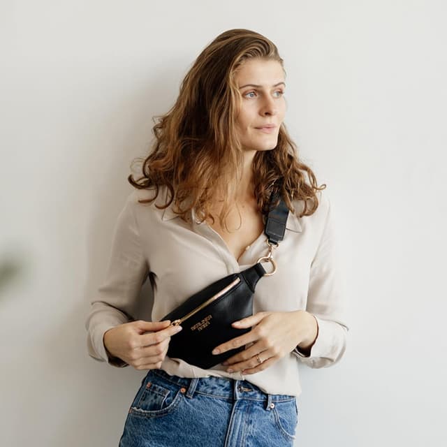 Detalle de Berliner Bags Mona : sac banane en cuir véritable avec sangle réglable