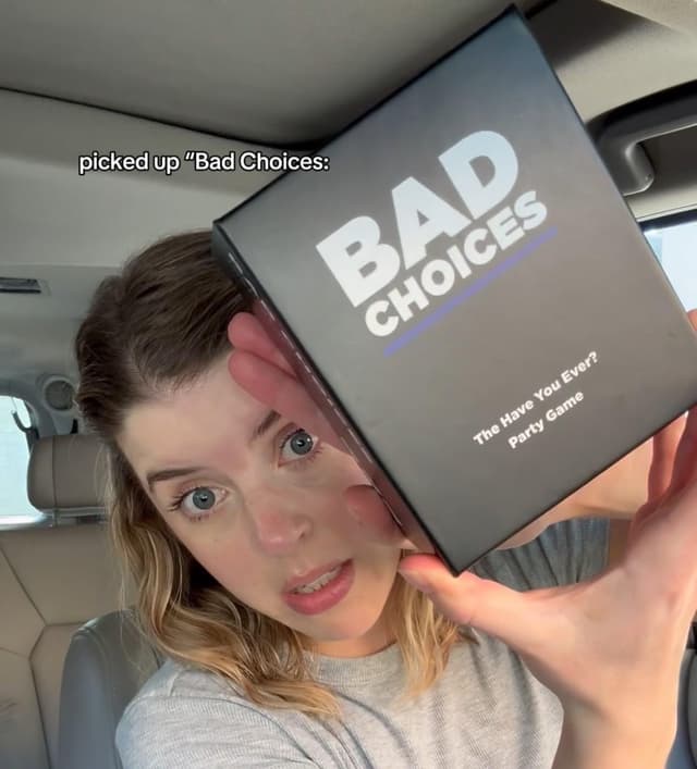 Thumbnail 6 de Bad Choices Party Game Set, 400 cards