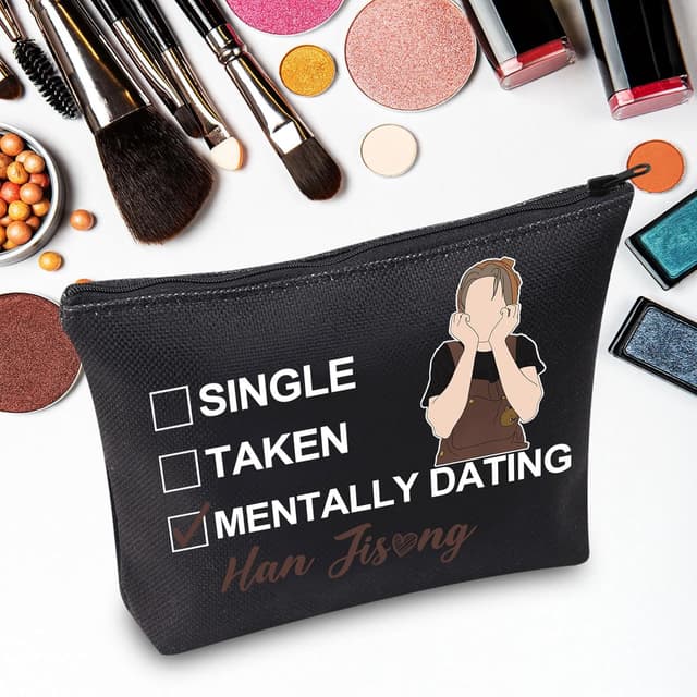 Detalle 2 de MYSOMY SKZ Han Makeup Bag (Quokka Gifts) – waterproof fabric travel cosmetic pouch