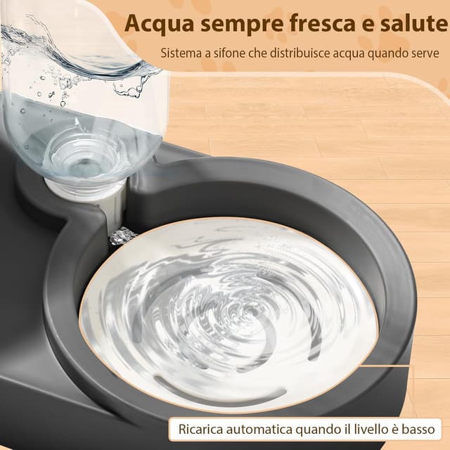 Detalle de Marchul ciotole rialzate per gatti con supporto inclinato 15°, acciaio inox e bottiglia d’acqua a gravità da 500 ml