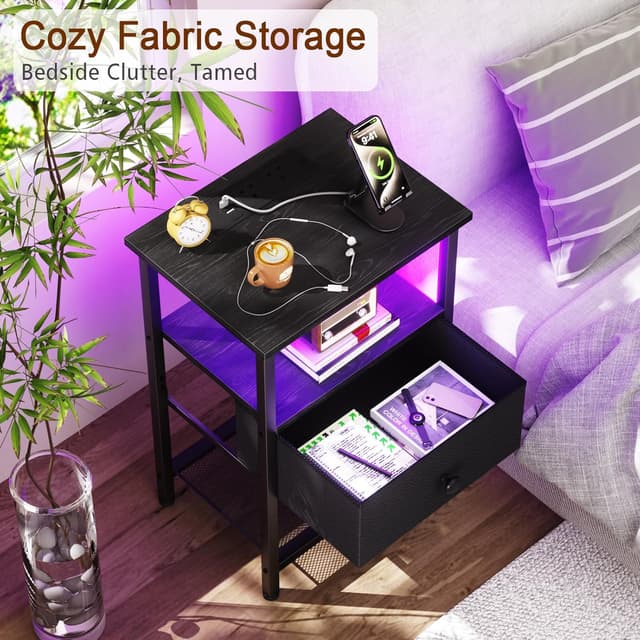 Detalle 2 de AMHANCIBLE HETS01BK set of 2 bedside tables with charging station and RGB LED lights