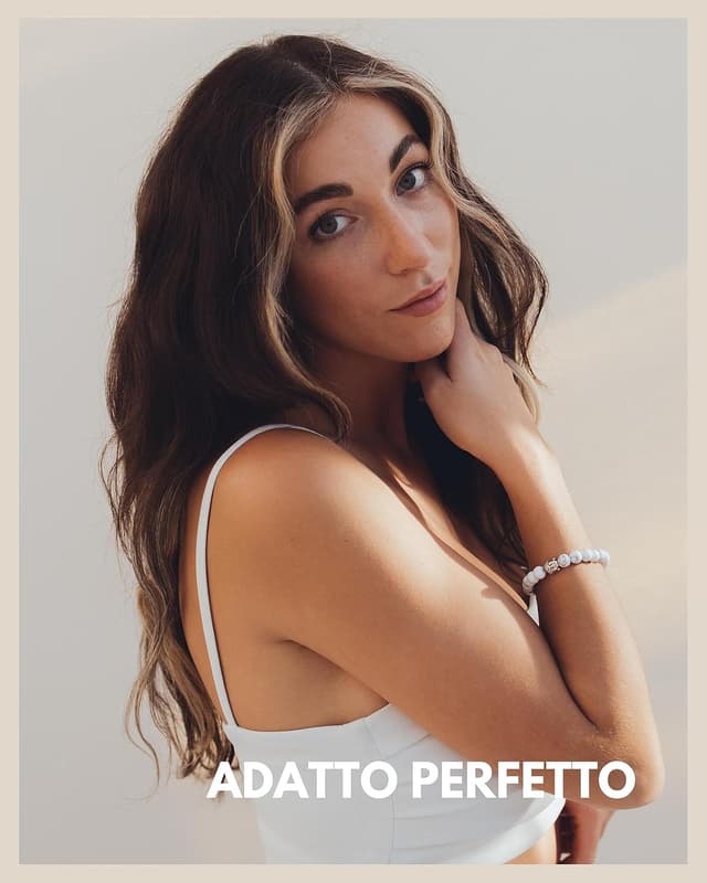 Detalle de GOOD.designs Bracciale di perle da occhio di tigre con pietre naturali e perlina centrale in argento 925