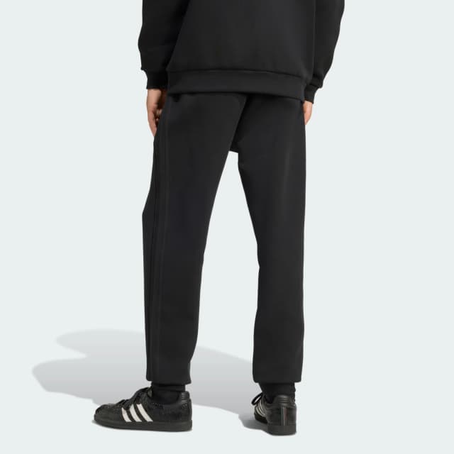 Detalle 2 de adidas SPACER TP en negro: una elección sencilla para el día a día