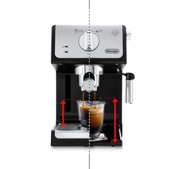 Detalle de De'Longhi ECP33.21.BK Cafetera espresso con sistema Cappuccino