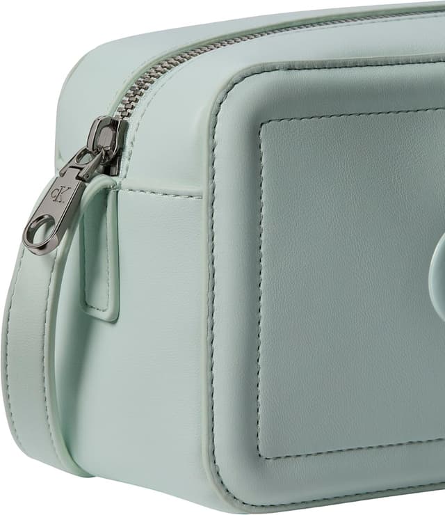 Detalle 2 de Calvin Klein Bold Camera Bag with Logo