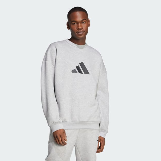 Detalle de Sudadera Adidas Future Icons con logotipo de las 3 bandas en gris