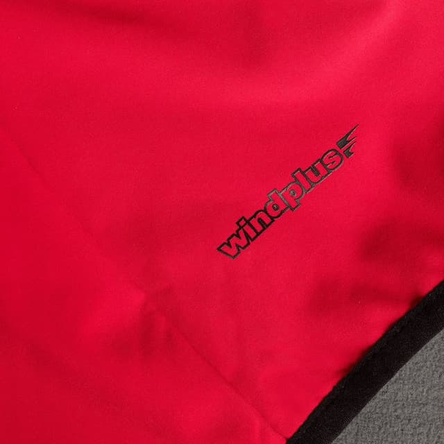 Detalle 1 de Trangoworld Vadret: chaleco de hombre polivalente para alpinismo, escalada y trekking