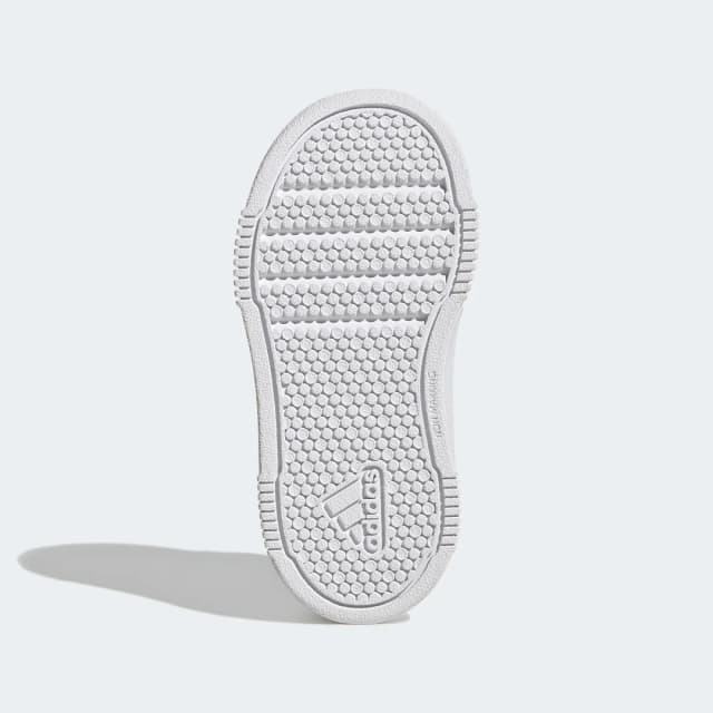 Detalle de adidas Tensaur Hook and Loop en color blanco: zapatilla práctica con cierre de velcro