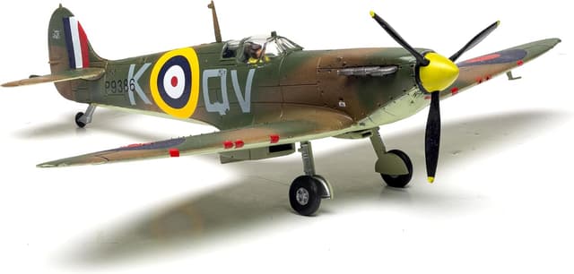 Detalle 2 de Airfix A01071C Standard Model Set Supermarine Spitfire Mk.Ia 1:72 plastic model kit