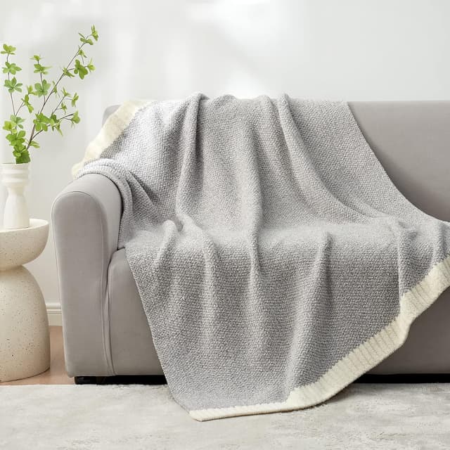 Detalle de Snuggle Sac Buttery Grey Reversible Throw Blanket (50" x 60")