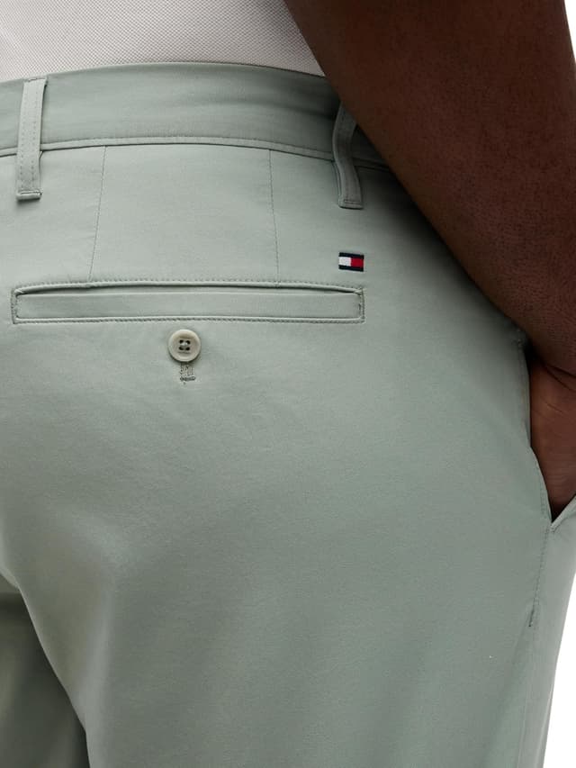 Detalle 2 de Tommy Hilfiger Altri Pantaloni Uomo: stile casual e impostazione curata per l’uso quotidiano