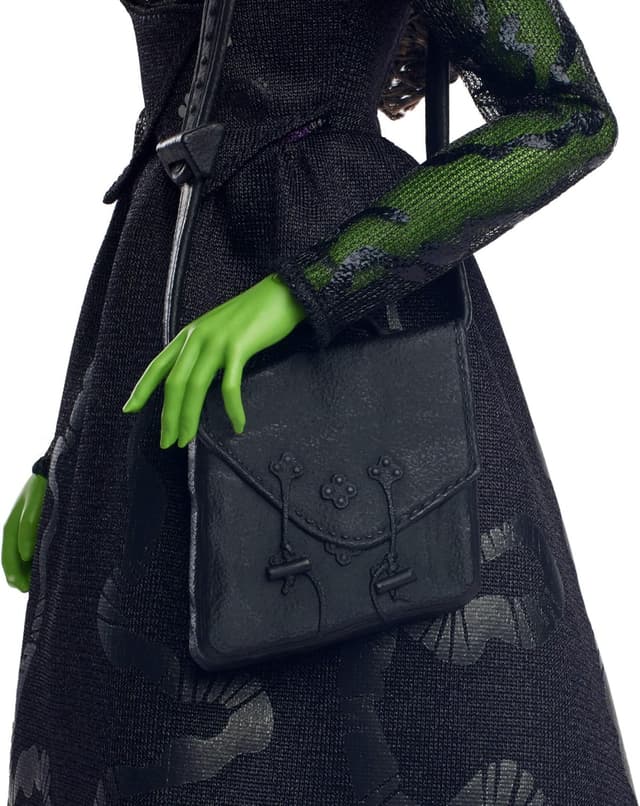 Detalle 2 de Mattel Wicked Elphaba Muñeca Articulada con Vestido y Accesorios 💚