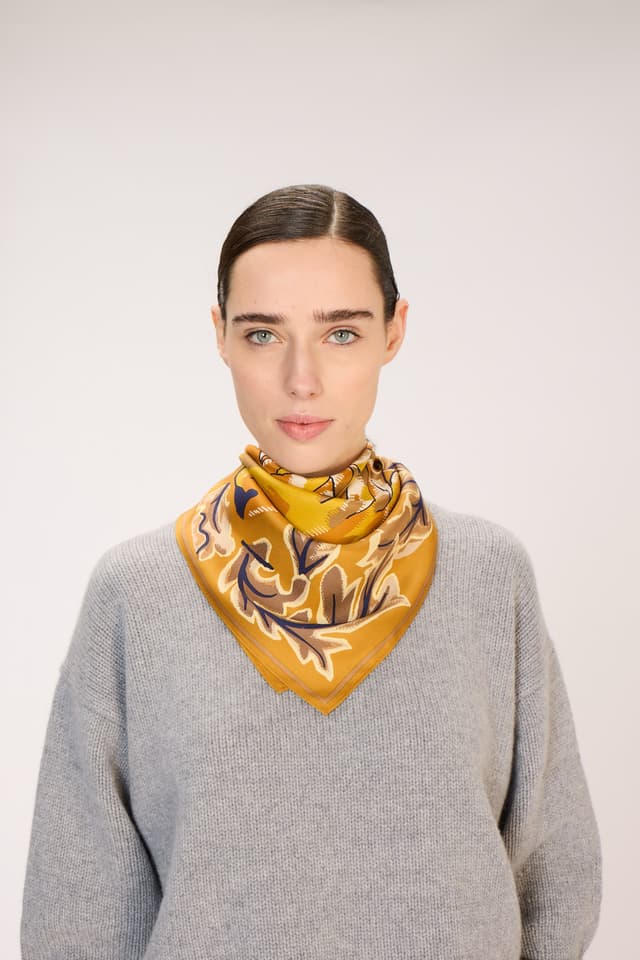 Thumbnail 2 de Inoui Editions Pañuelo de seda estampado