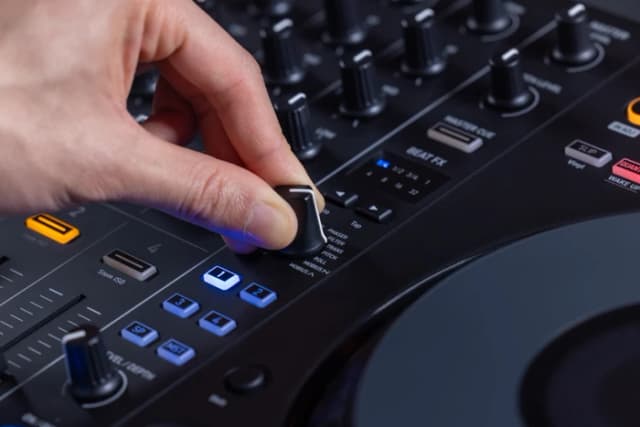 Detalle 2 de AlphaTheta DDJ-GRV6 DJ Controller für Remixes