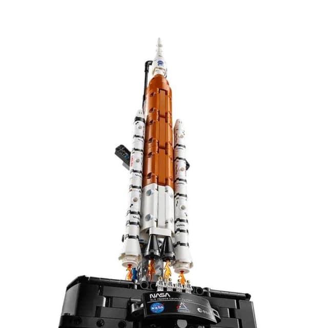 Detalle 2 de LEGO Technic Cohete Sistema de Lanzamiento Espacial Artemis 42221 (632 piezas)