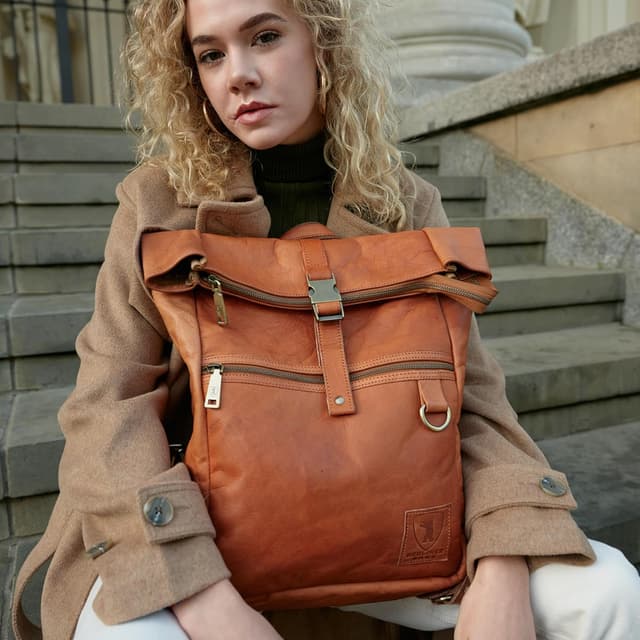 Detalle 2 de Berliner Bags Utrecht M Rolltop-Rucksack Leder 15