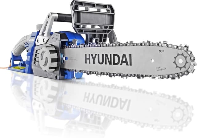 Detalle de Hyundai 1600W 14" Electric Chainsaw (35cm) – 230V corded chainsaw with automatic chain lubrication & 3m cable