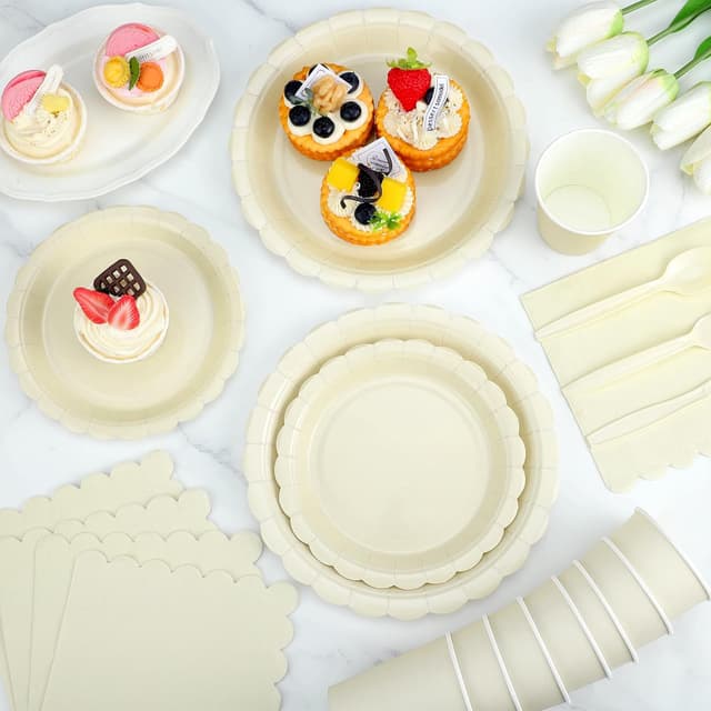 Detalle de Xiangqu 175-Piece Ivory Paper Plates and Napkins Set for Parties (Beige scalloped disposable tableware)