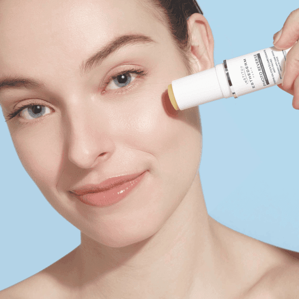 Detalle 2 de Institut Esthederm Photo Reverse Crema en Stick 10 g