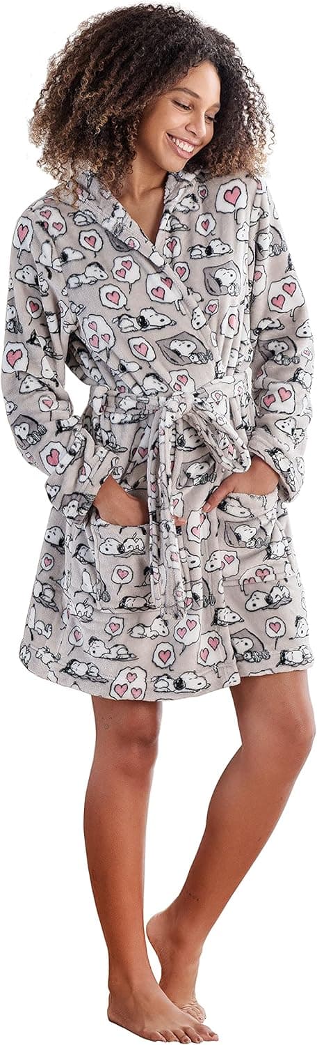 Imagen de Berkshire Snoopy VelvetLoft Short Hooded Robe 🛋 en OfertitasTOP