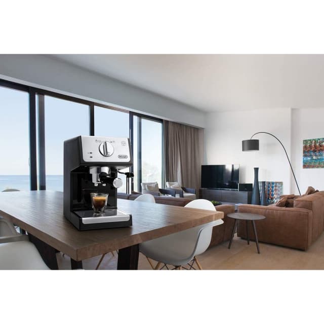 Detalle de DeLonghi ECP33.21.BK Cafetera espresso 15 bares negra