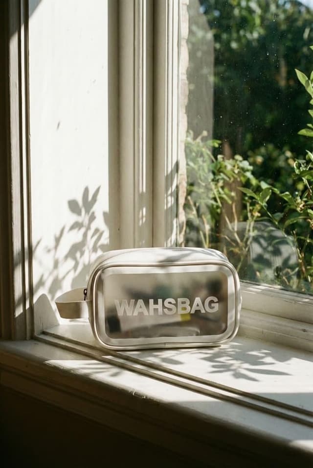 Detalle 2 de OGBK Clear Travel toiletry bag