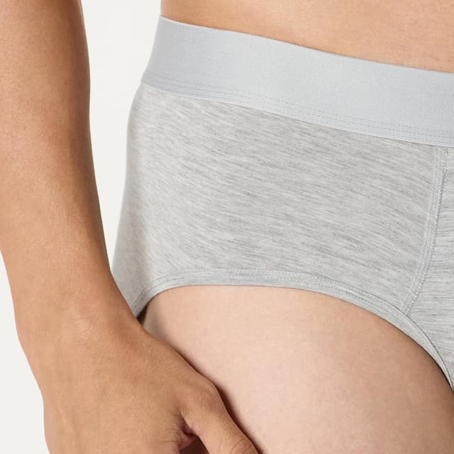 Thumbnail 3 de Amazon Essentials Men's Super Soft Modal Briefs