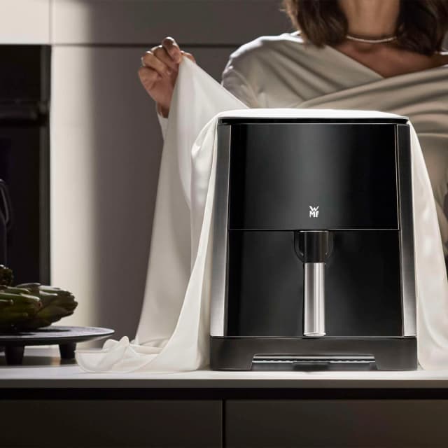 Detalle 2 de WMF Multi Taste Airfryer 4 L — 8 programas