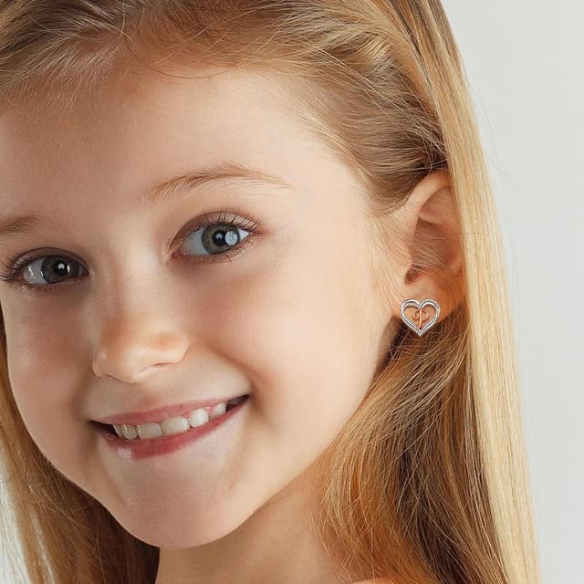 Detalle de INFUSEU Buchstaben Ohrstecker aus 925 Sterling Silber mit Herz-Design (Initial A–Z)